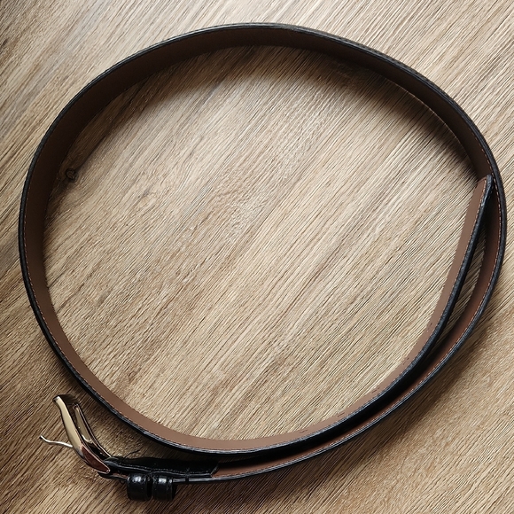 Black Leather Belt with Polished Buckle - Picture 2 of 6